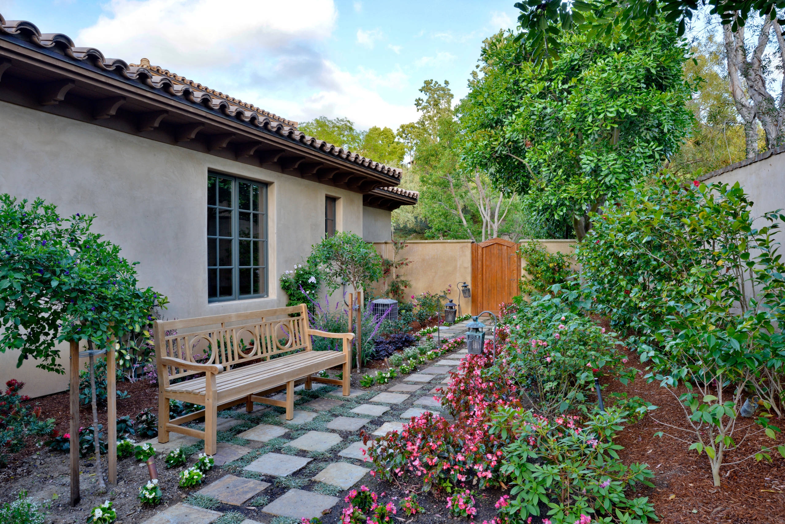 11 Ways To Transform Your Side Yard