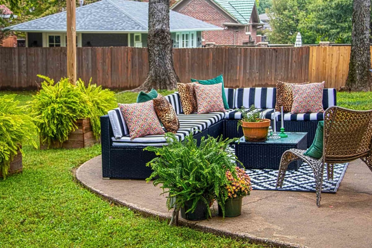 15 Cheap Backyard Makeover Ideas For Small And Large Outdoor Spaces 2025 