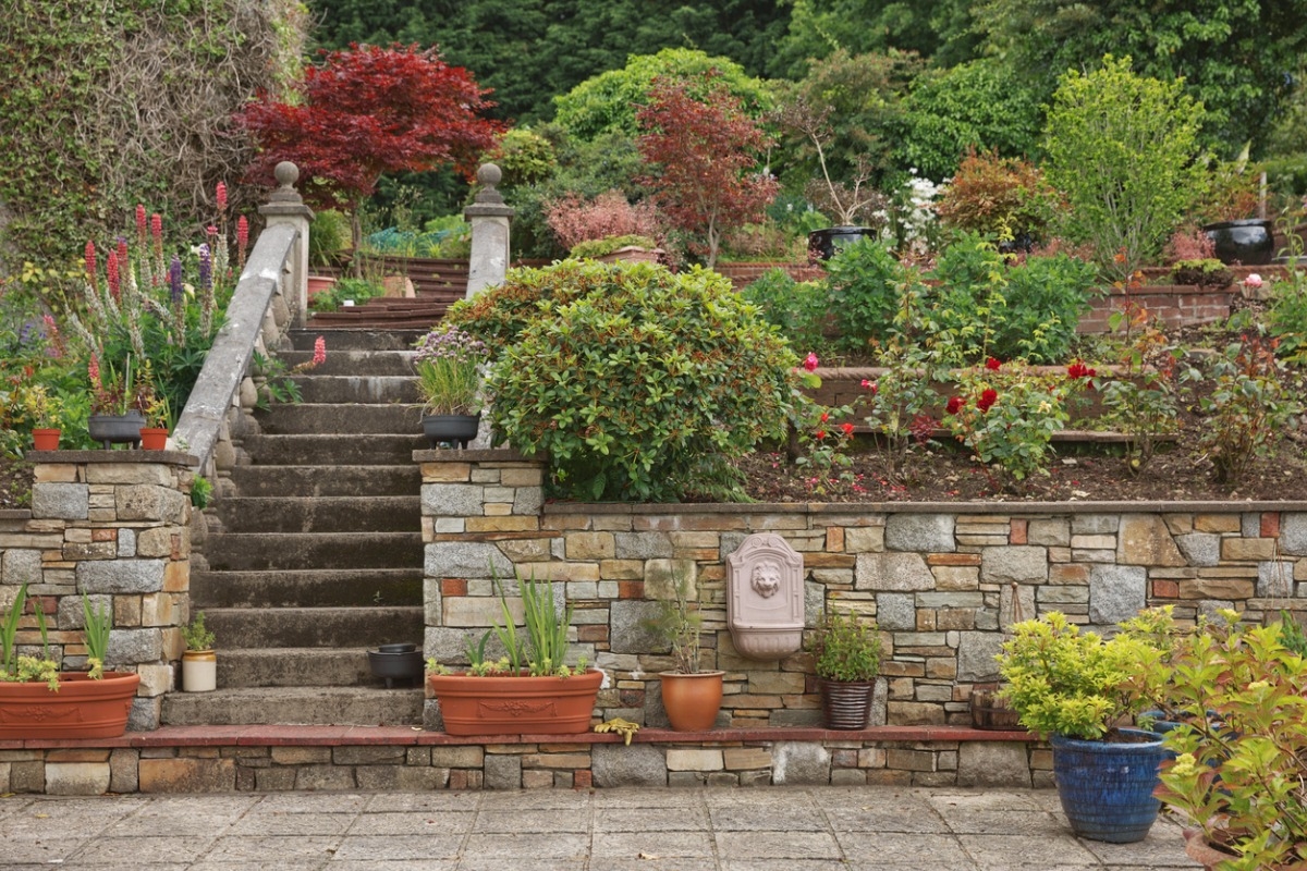 20 Impressive Retaining Wall Ideas For Greater Curb Appeal