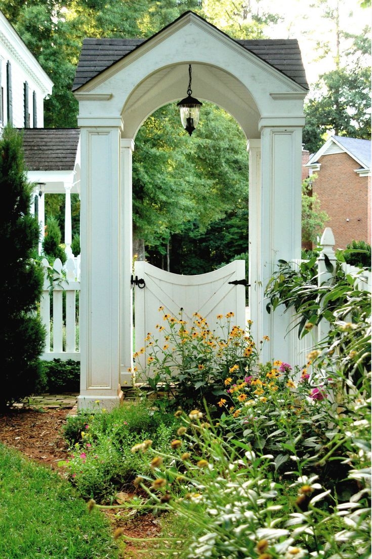 22 Welcoming Garden Gate Designs