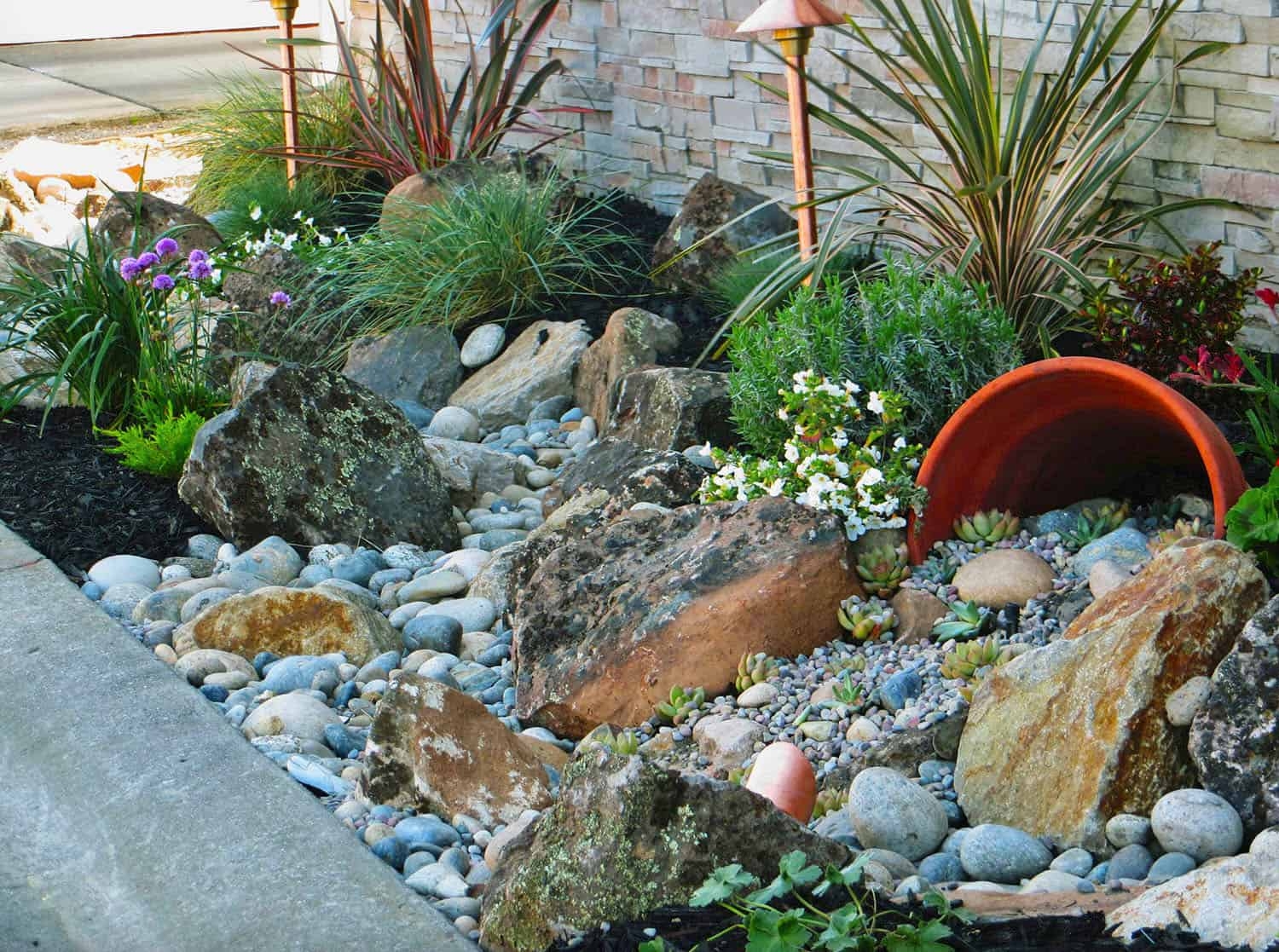 landscaping ideas with rocks and stones