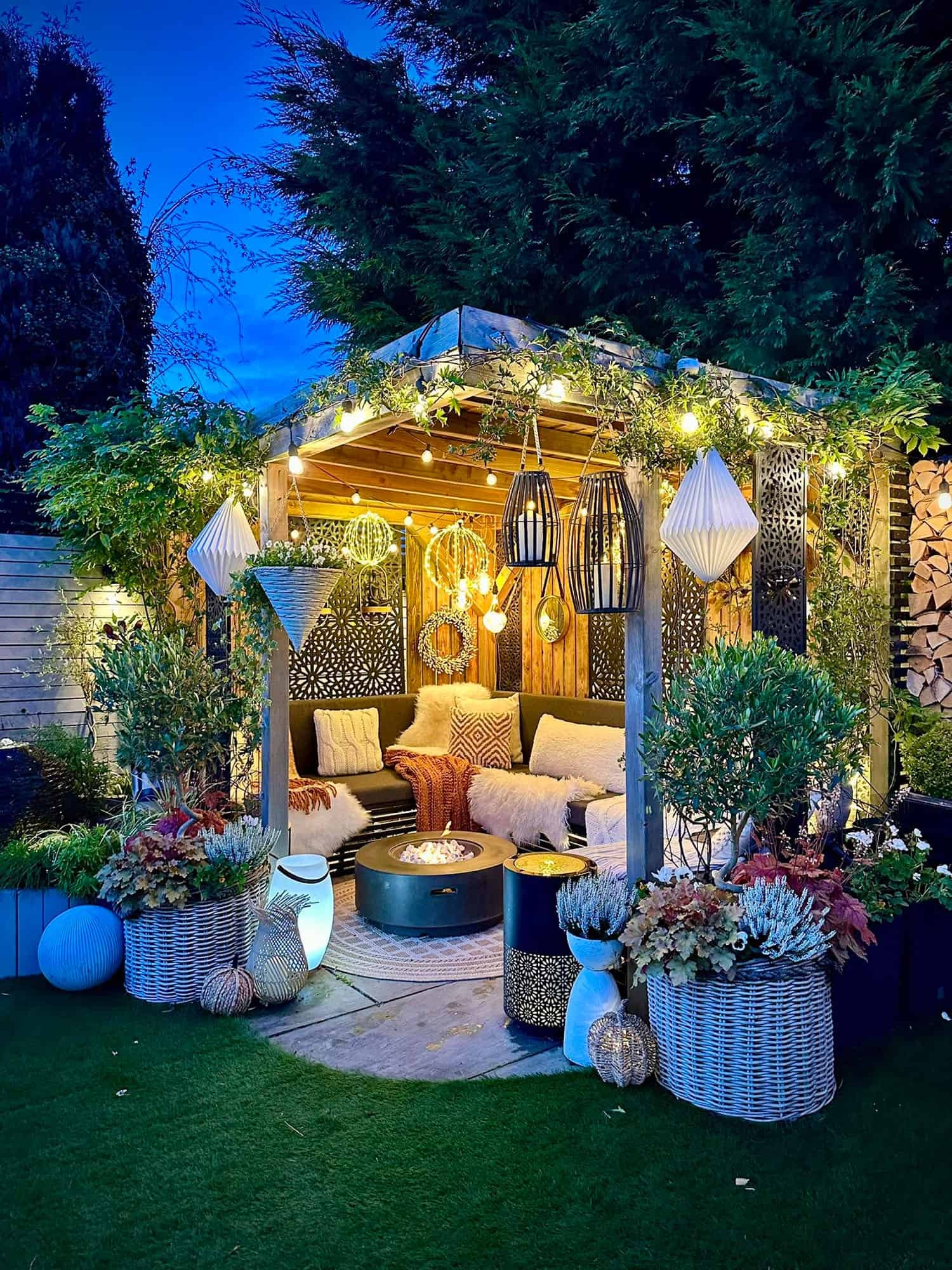 33 Stunning Small Garden Ideas To Elevate Your Outdoor Space