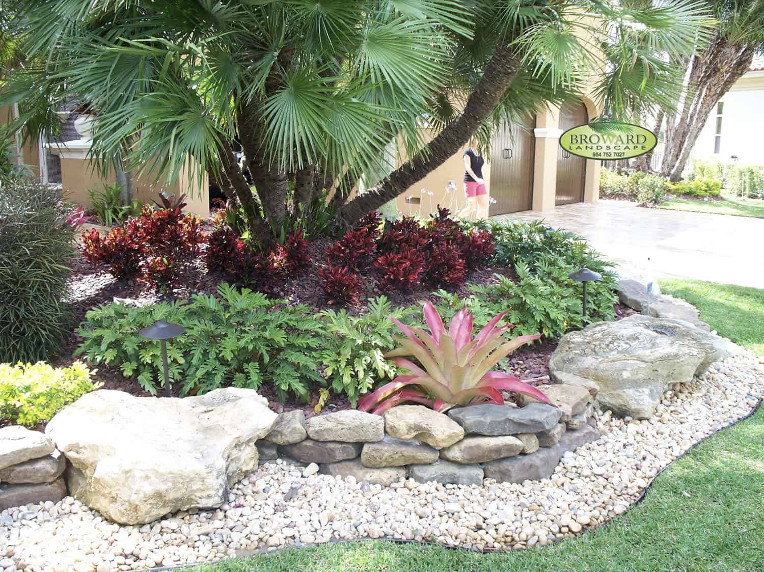 35 Stunning Front Yard Landscaping Ideas For Your Small Garden