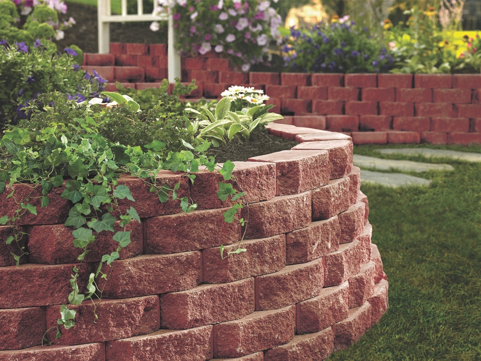 4 in H X 11 5 in L X 7 5 in D Red Concrete Retaining Wall Block 110601201 At Lowes
