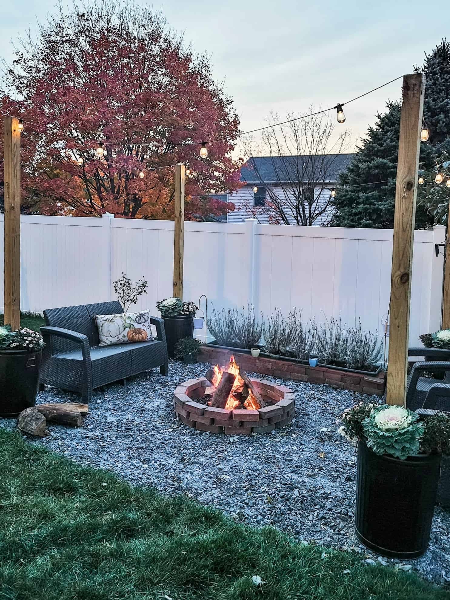 ideas for backyard fire pit landscaping