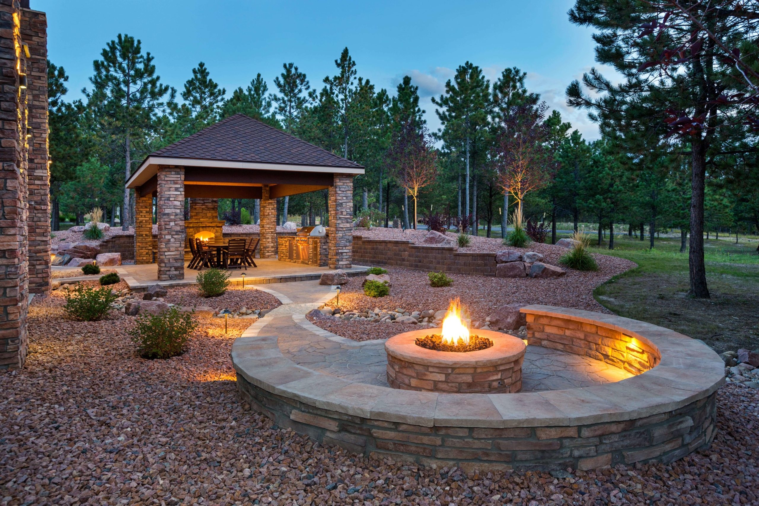 6 Amazing Landscaping Ideas With Landscaping Stones