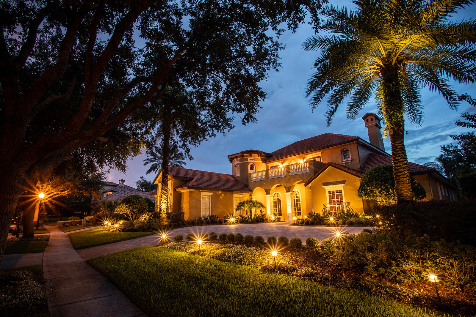 7 Benefits Of Landscape Lighting To Your Central FL Home
