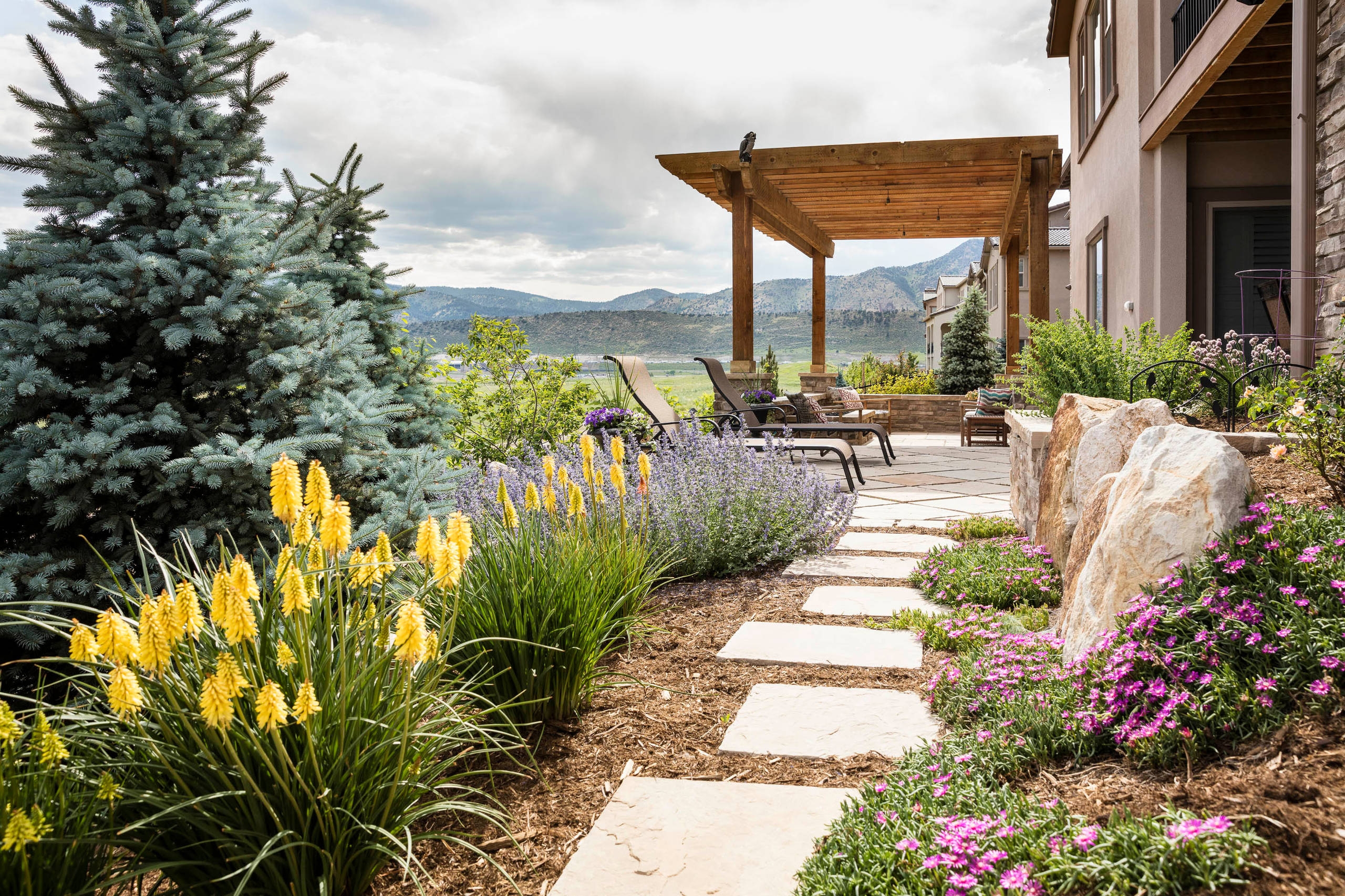 75 Beautiful Drought Tolerant Landscaping Design Ideas Pictures Houzz