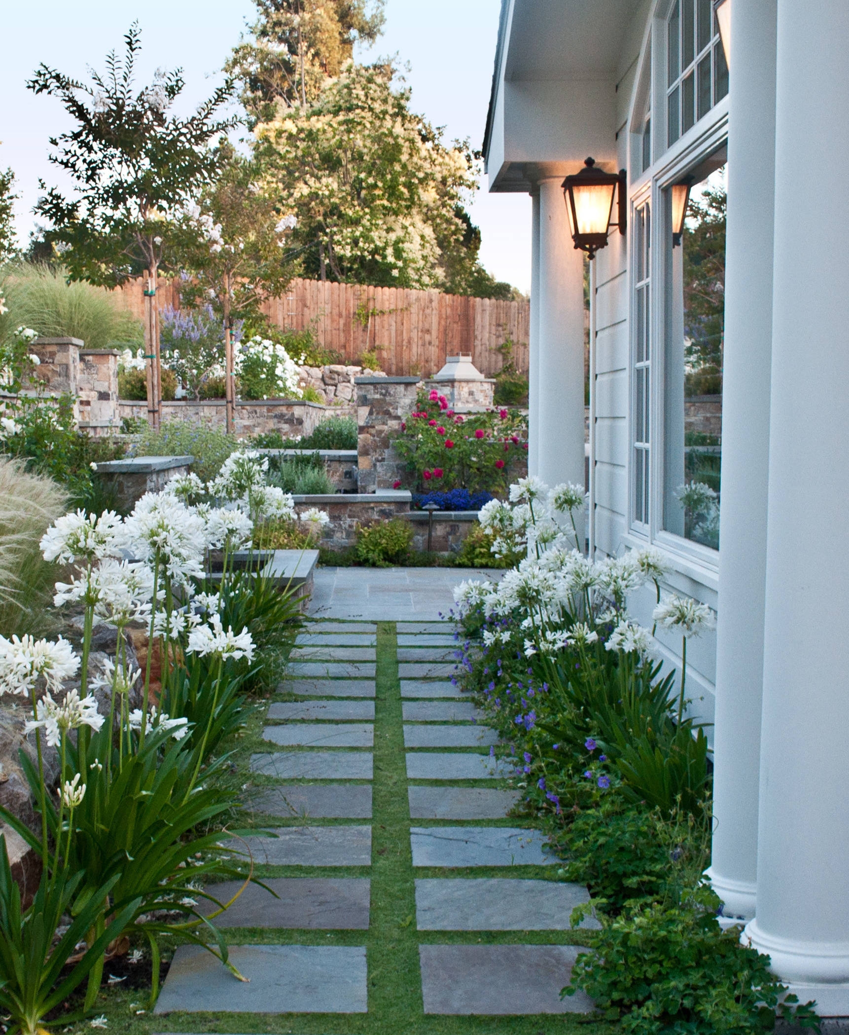 75 Side Yard Landscaping Ideas You ll Love August 2025 Houzz