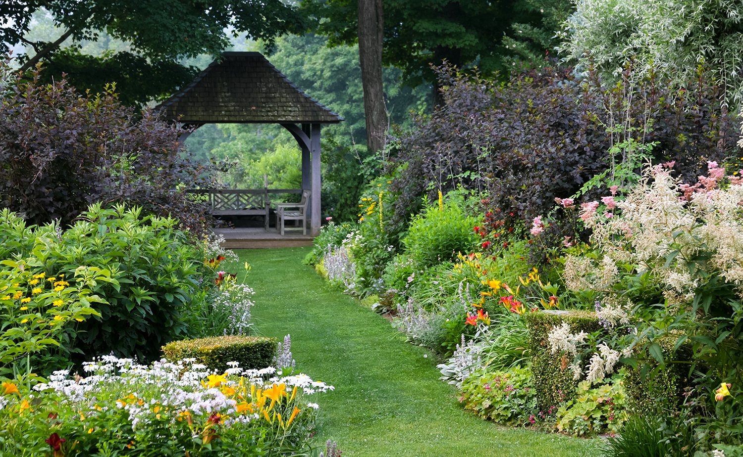 A Garden Where Old England Meets New England New Hampshire Home Magazine A Garden Where Old England Meets New England New Hampshire Home Magazine