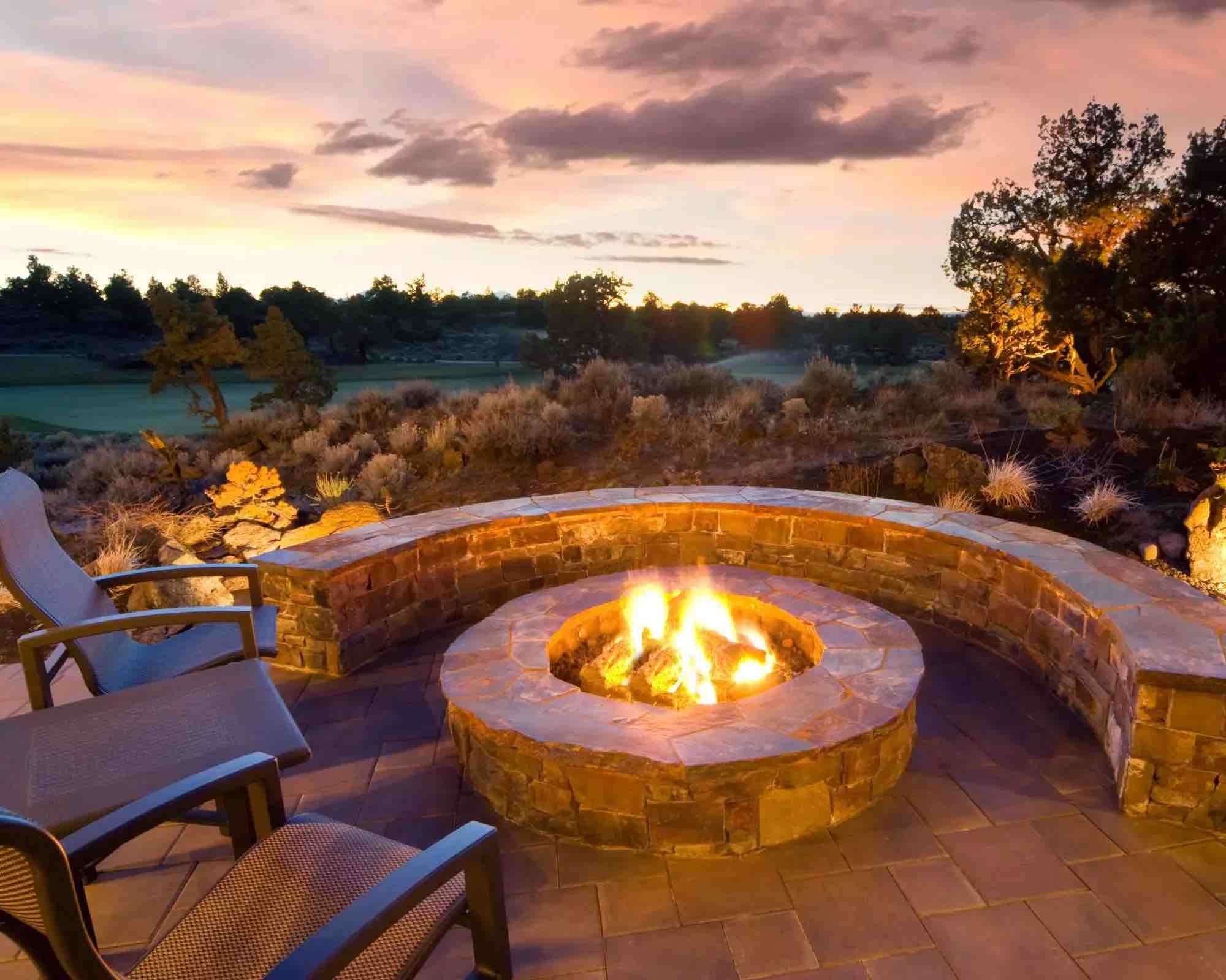 backyard landscaping ideas with fire pit