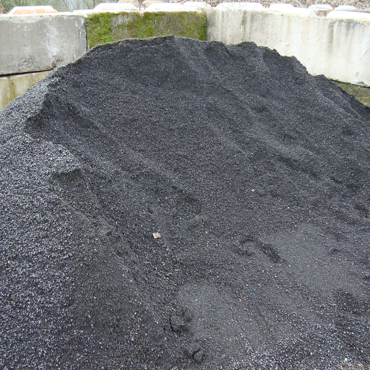 Black 1 4 Minus Gravel Portland Rock Landscape Supply Portland OR
