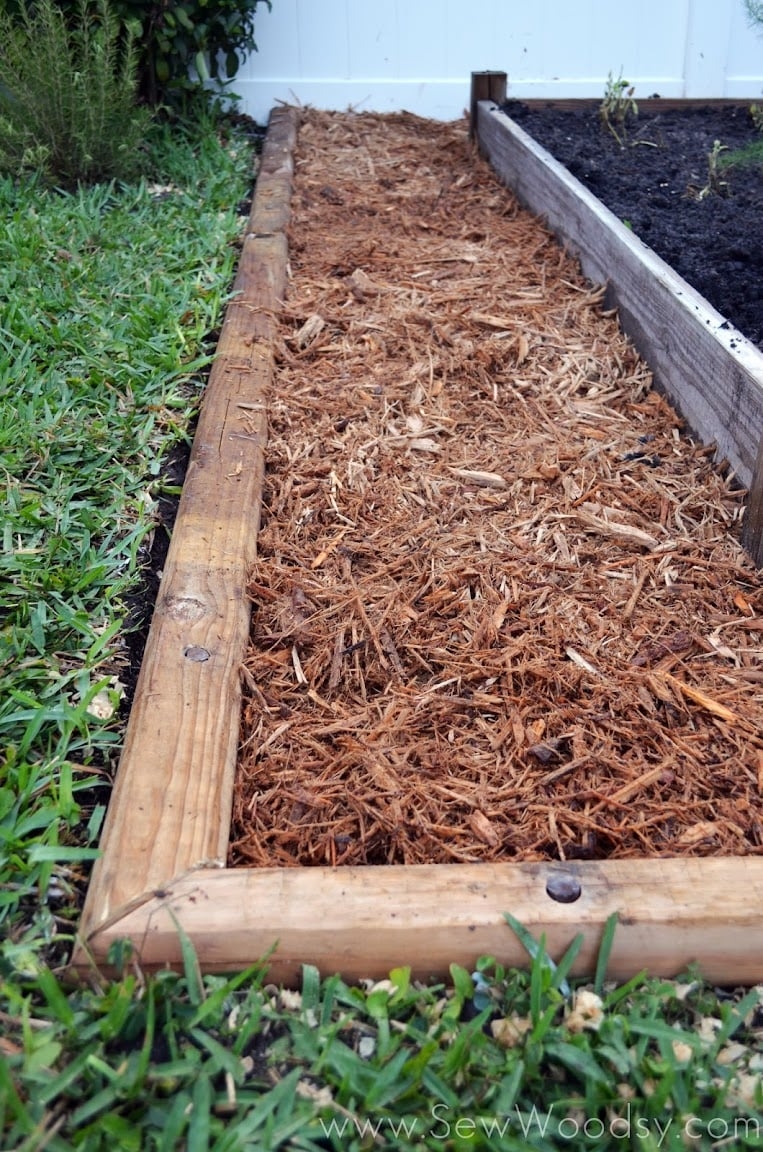 DIY Garden Edging Sew Woodsy