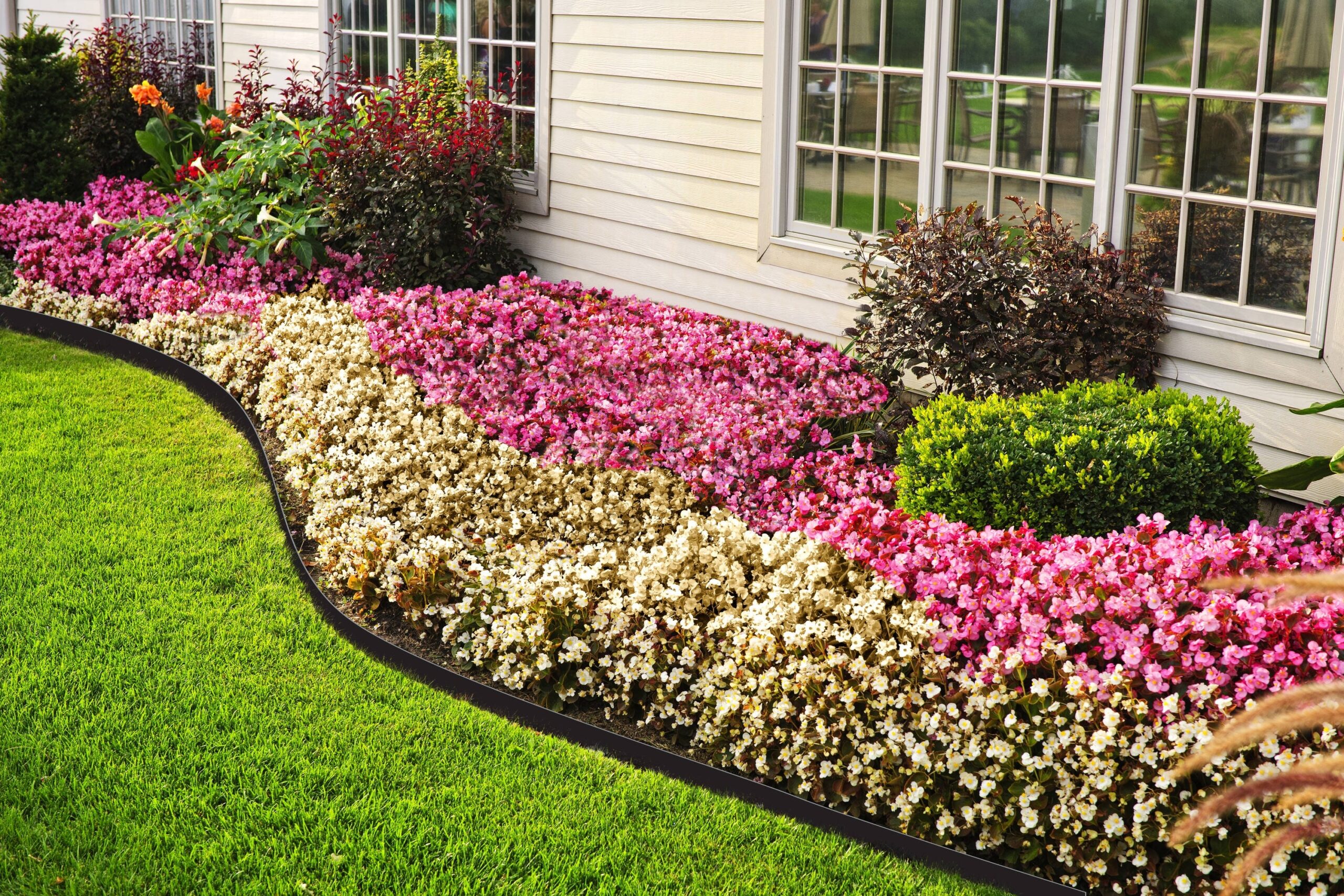 EasyFlex 20 0 ft X 2 0 in Black Plastic Landscape Edging Roll With Stakes In The Landscape Edging Department At Lowes