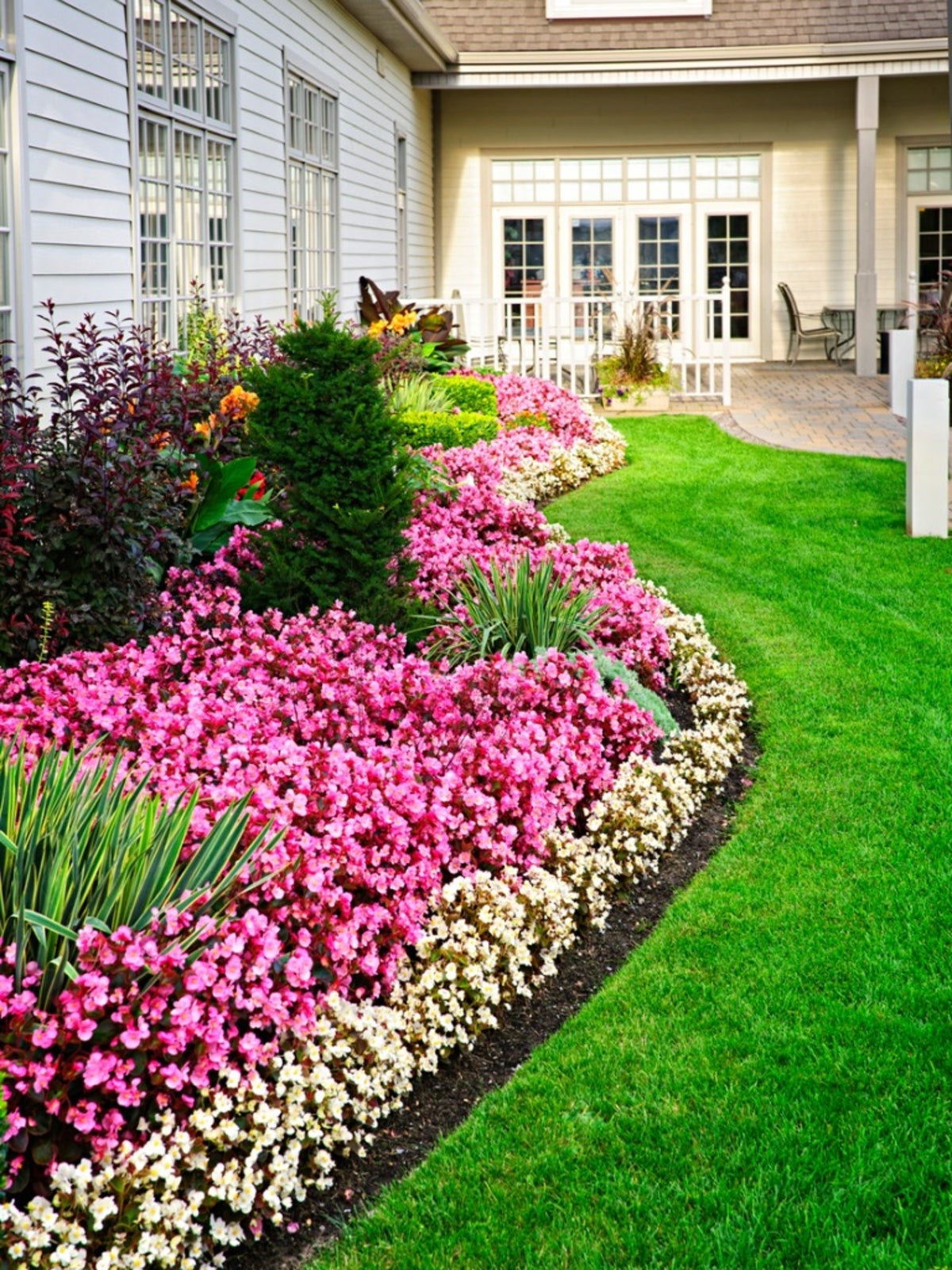 How To Create Borders With Flowers And Other Plants Gardening Know How