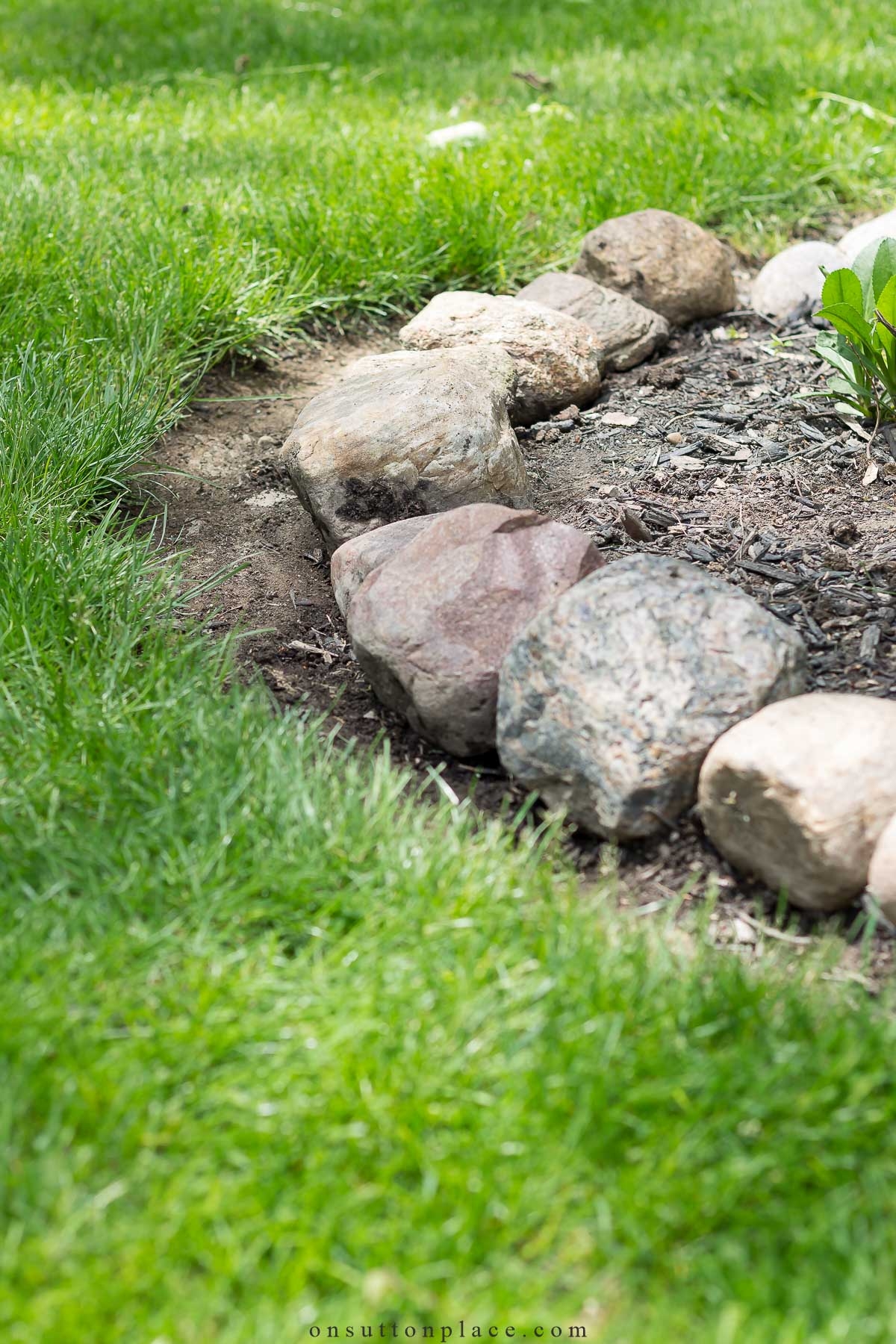 edge stones for landscaping