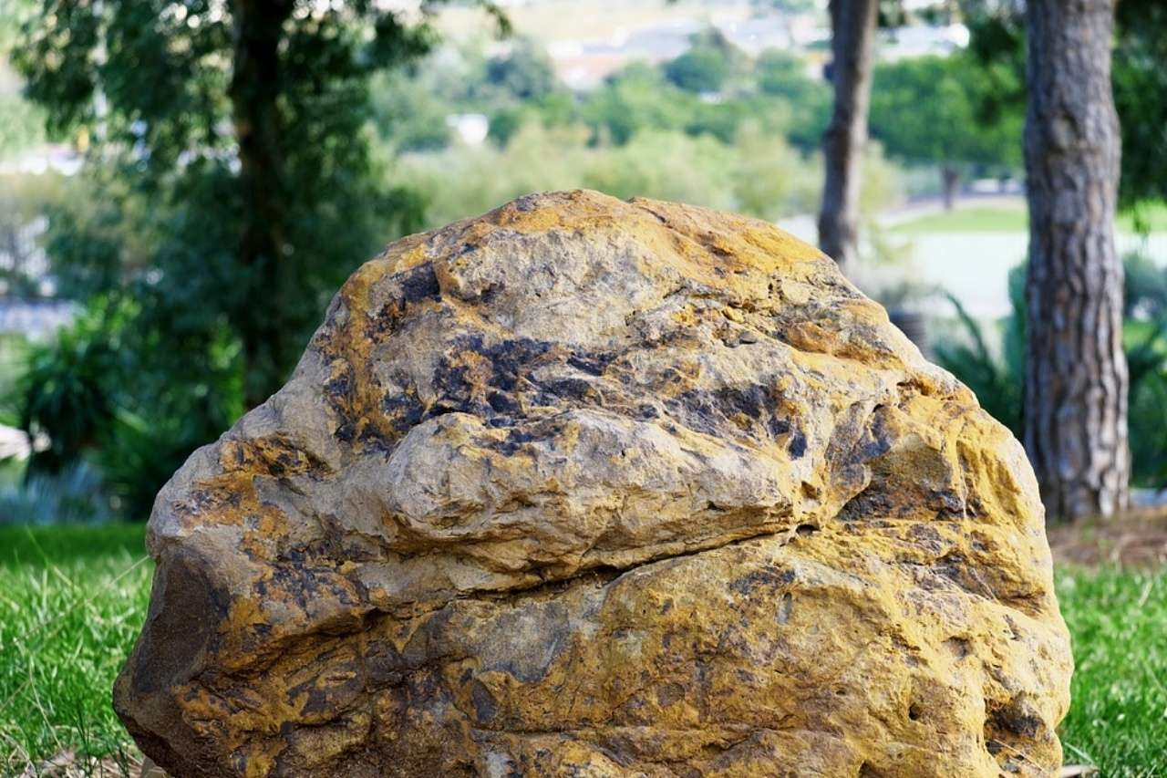 How To Use Large Rocks In Landscaping 5 Creative Practical Ideas