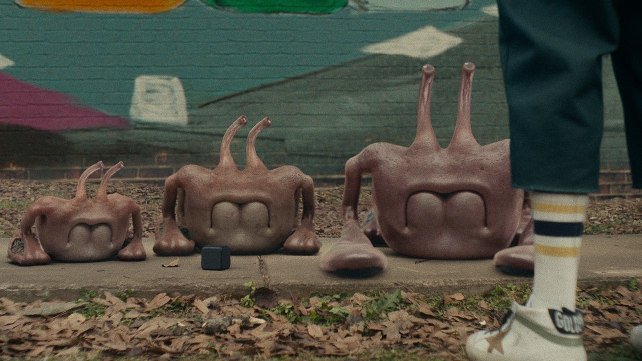 watch landscape with invisible hand