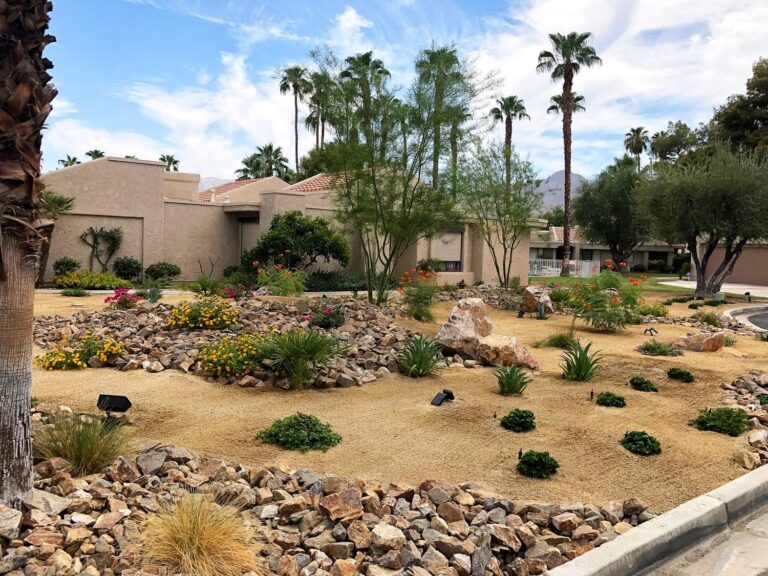 Landscaping With Decomposed Granite Southwest Boulder Stone