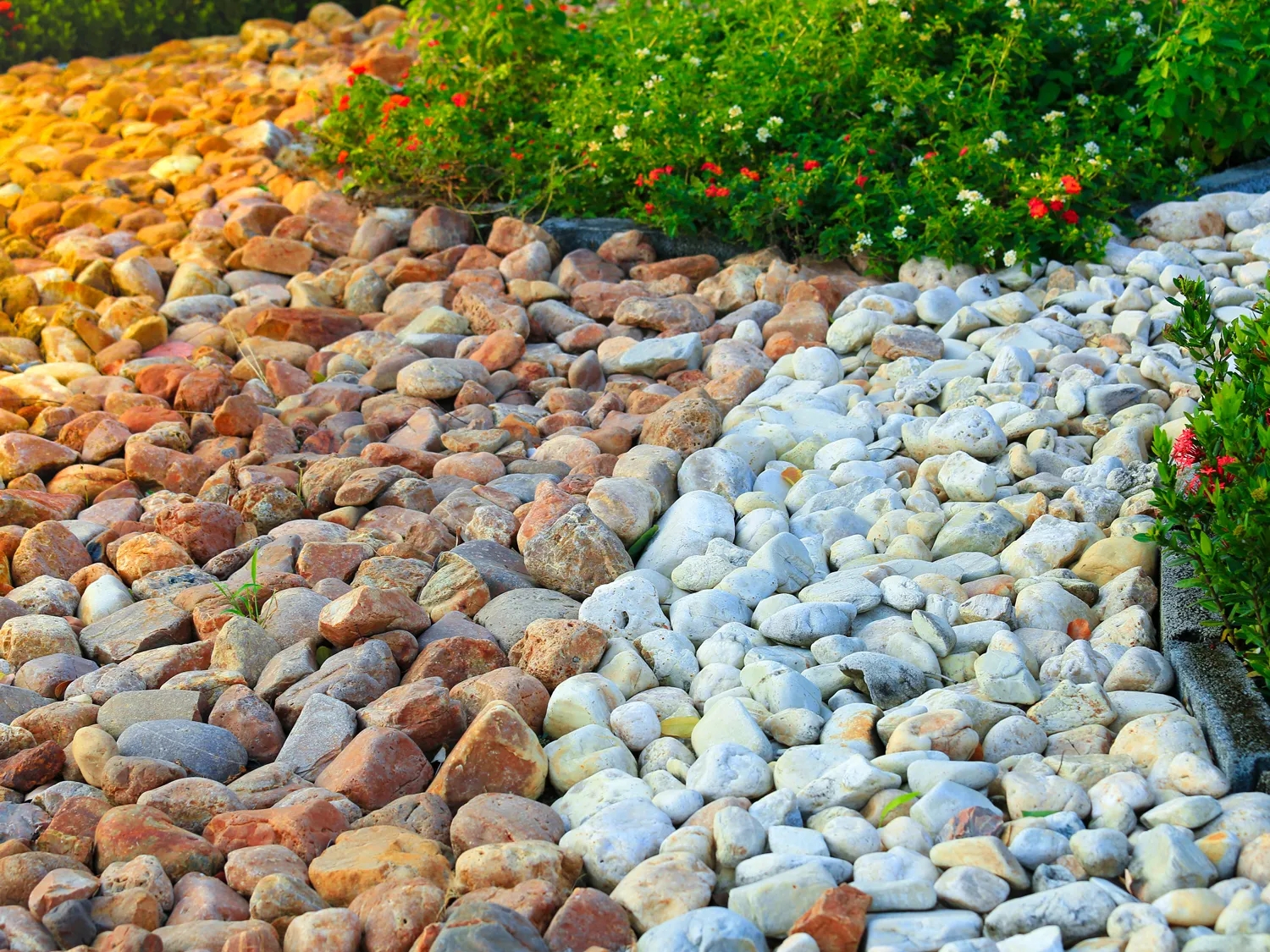 Landscaping With River Rock Pebble Southwest Boulder Stone