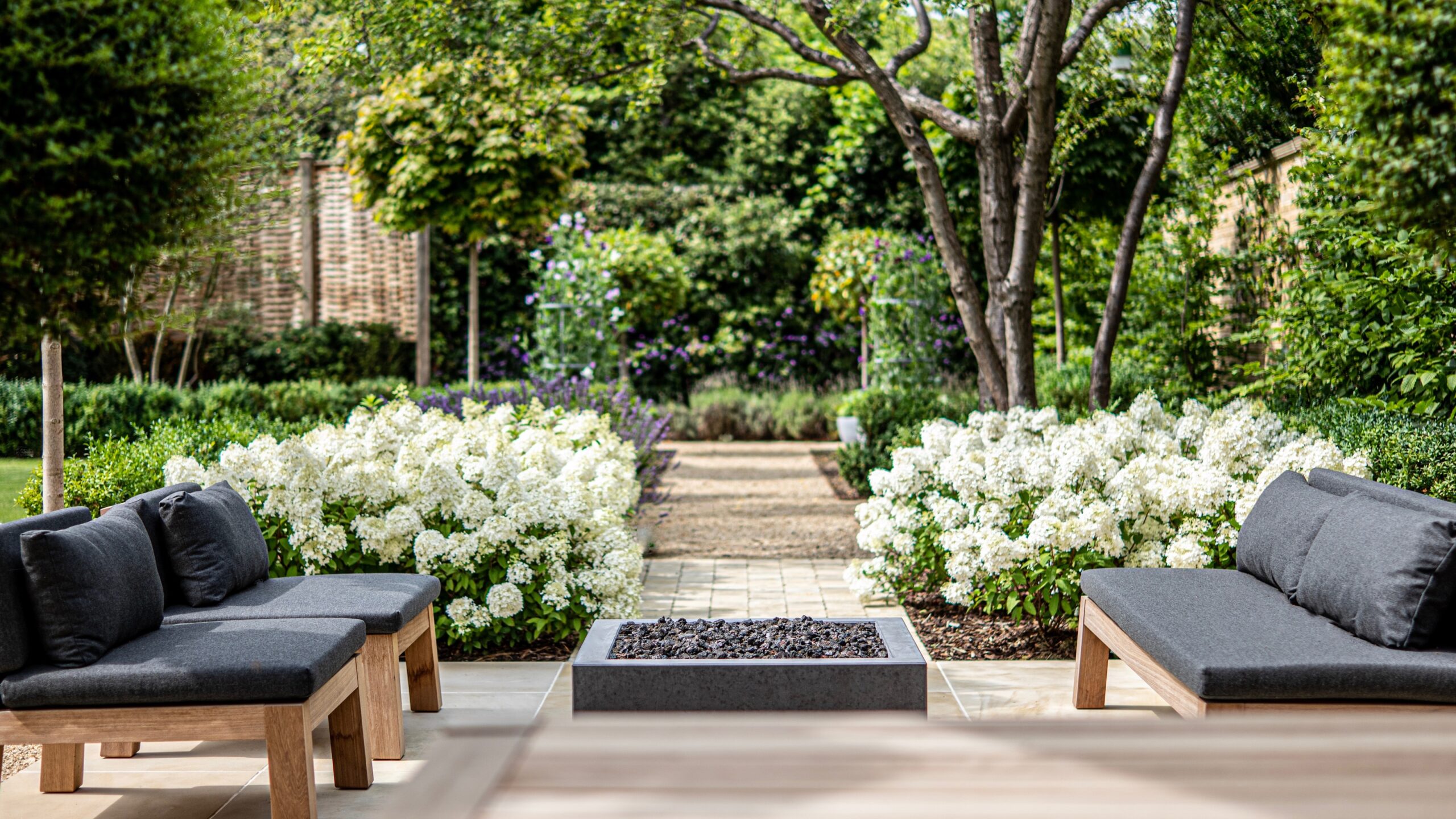 Large Garden Ideas 15 Design Savvy Ways To Transform A Spacious Plot Gardeningetc Large Garden Ideas 15 Design Savvy Ways To Transform A Spacious Plot Gardeningetc