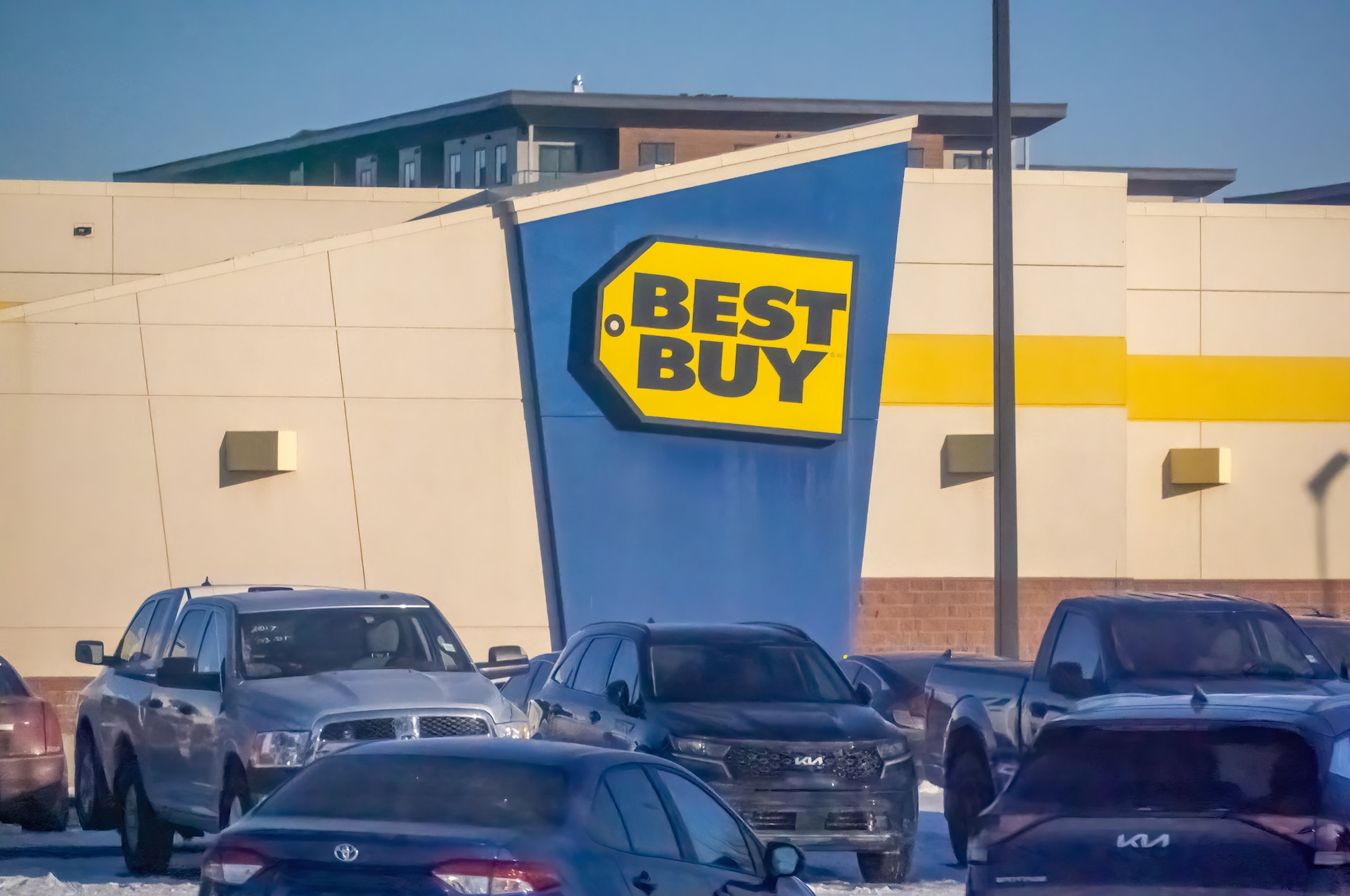 Local Sparks Concern After Photographing Troubling Scene In Best Buy Parking Lot A Source Of Continual Frustration 