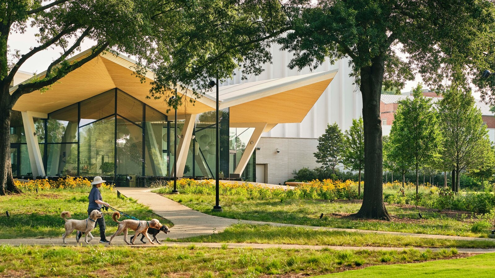 Museums Embrace Their Grounds To Expand Their Physical Space The New York Times