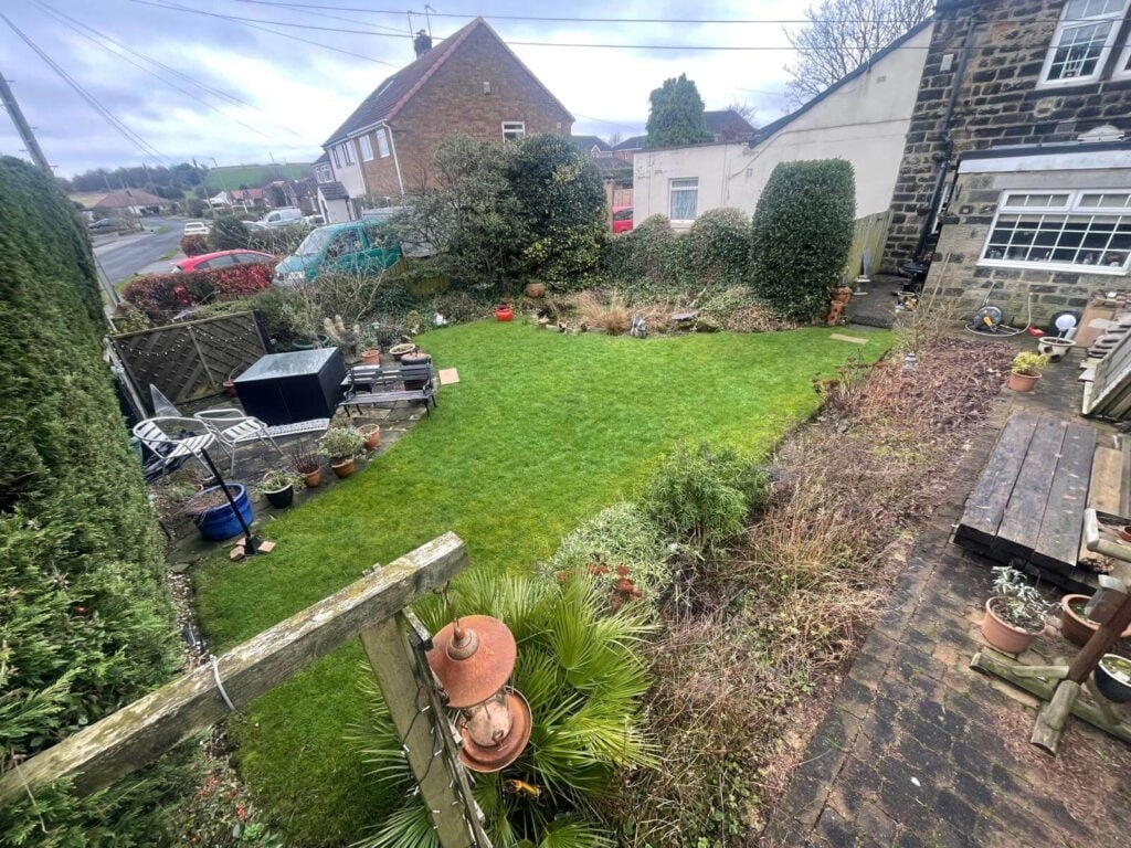 Patio And Lawn Yeadon Leeds Hedge Hogs Landscaping And Maintenance In Harrogate Yorkshire