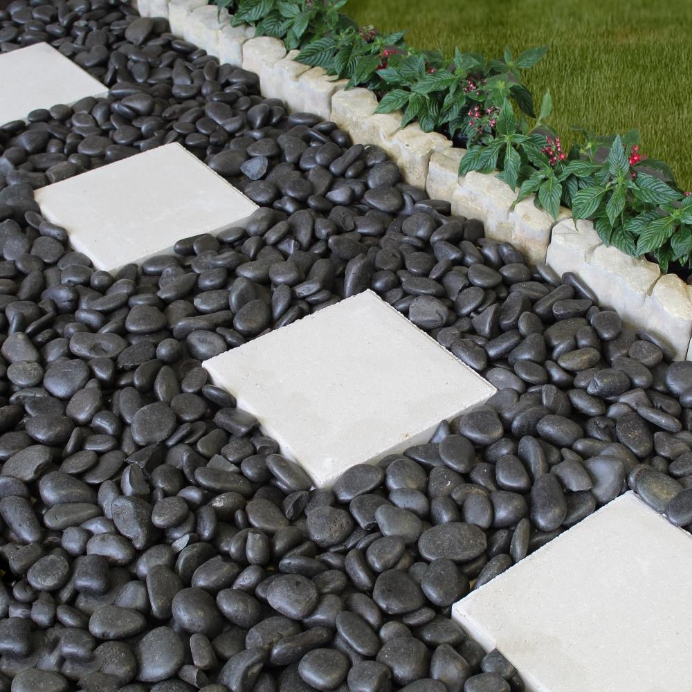 Rain Forest 900 lb Black Polished Pebbles 0 5 3 in Rock Size RFBRPA2 30 P30 At Lowes