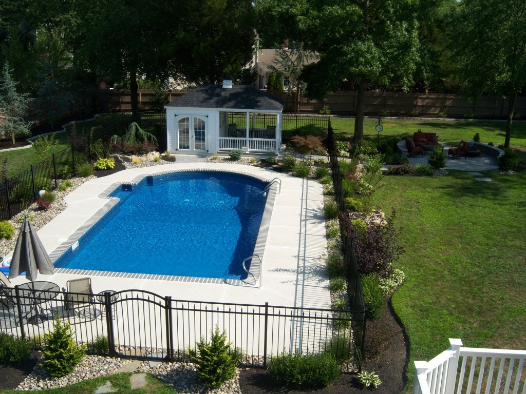 landscaping around pool