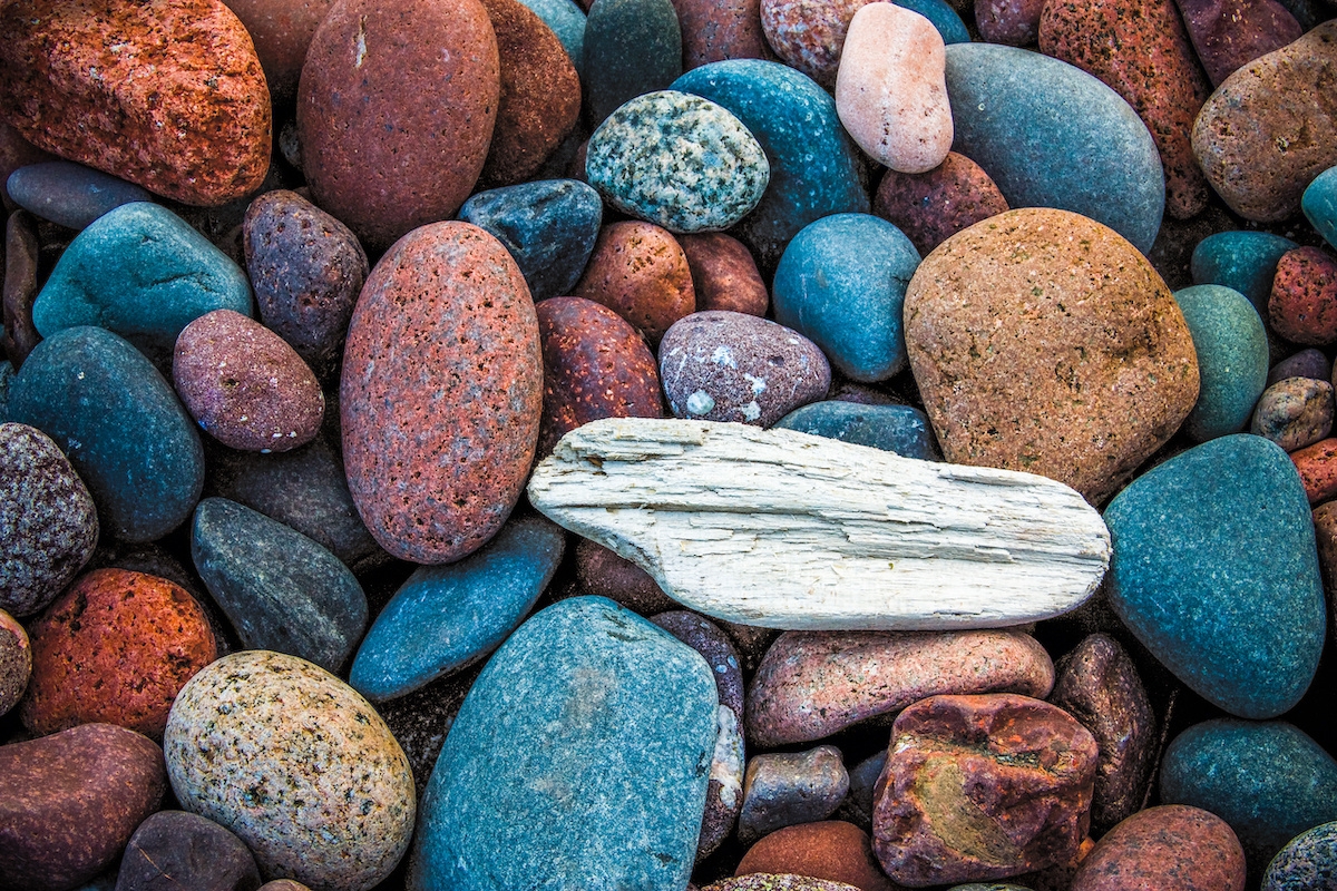 River Rocks In Landscaping Create An Impressive Backyard