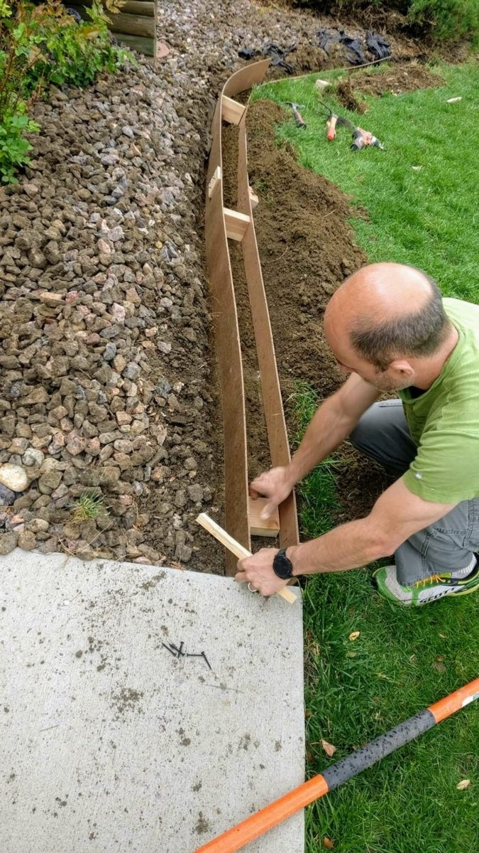 Simple Concrete Landscape Curbing Ryan Hobbies