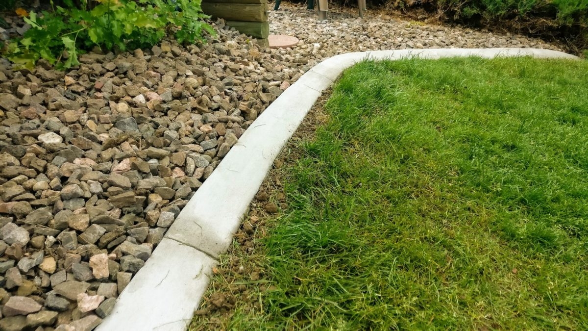 Simple Concrete Landscape Curbing Ryan Hobbies