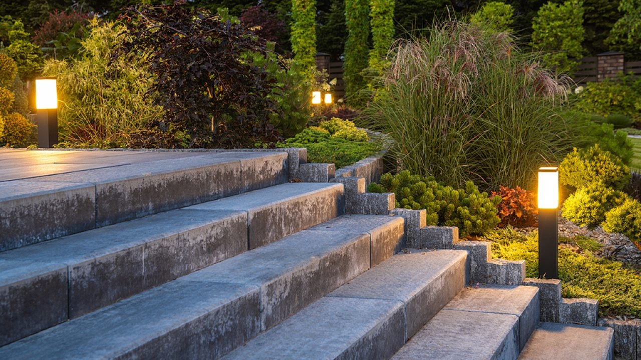 commercial landscape lighting