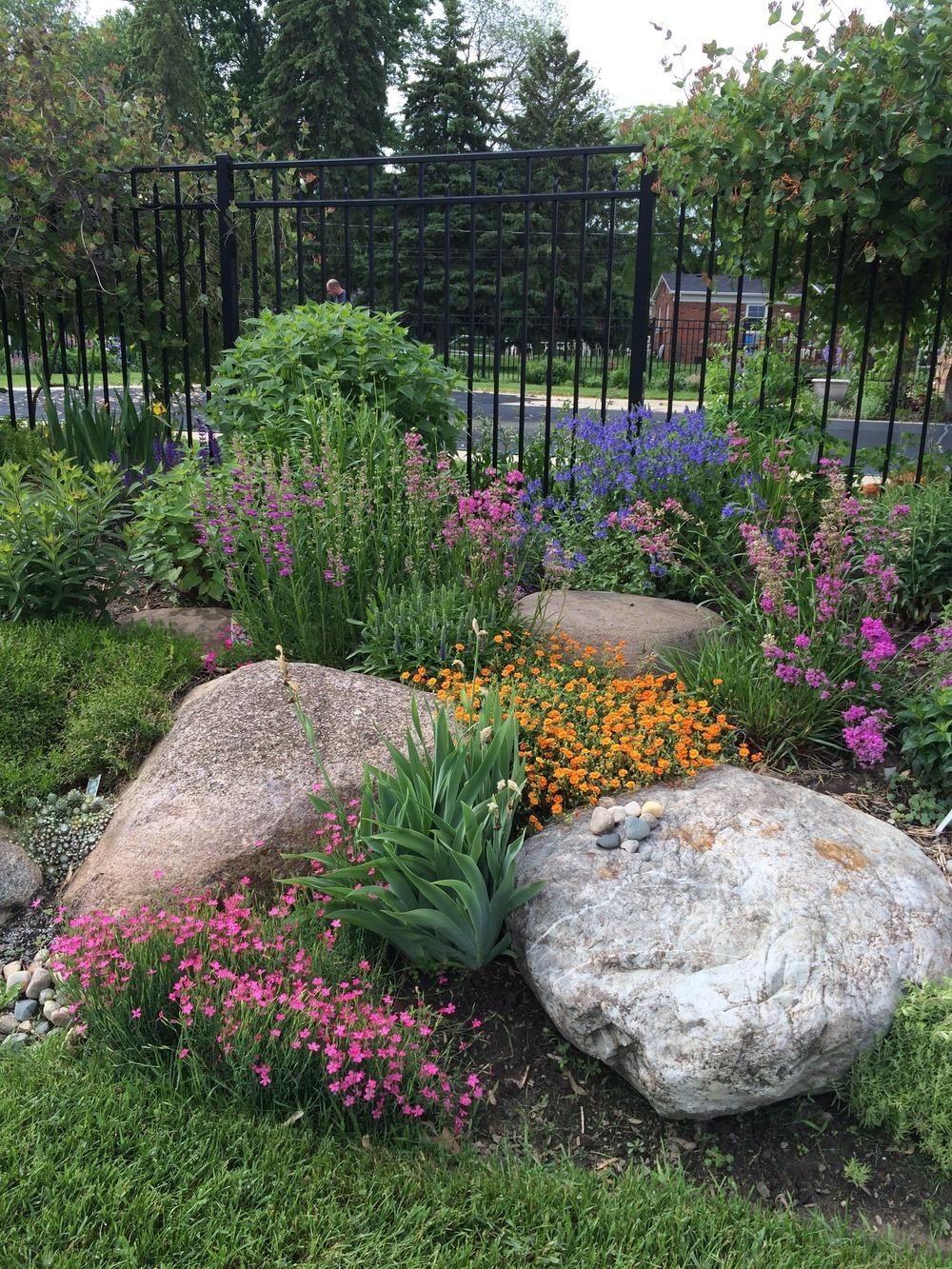 Tips For Landscaping With Rocks And Boulders