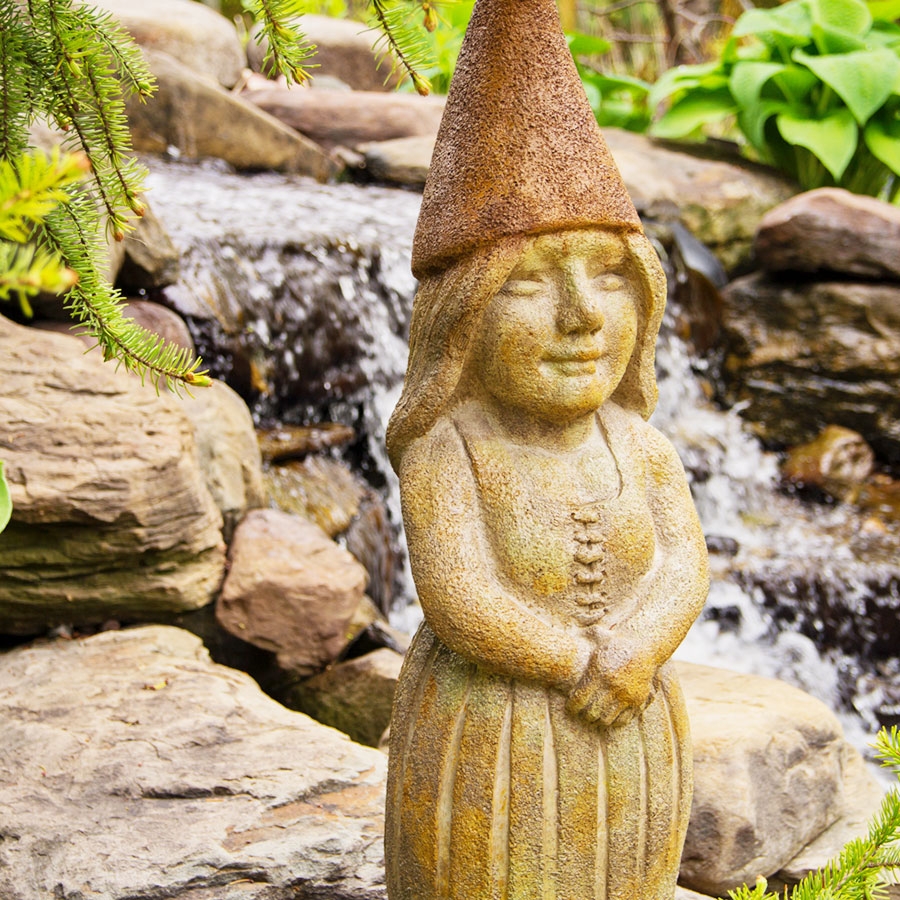 Zoe Gnome Dee sign Landscaping Garden Shop